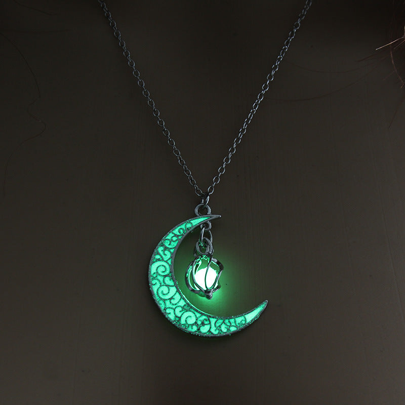Glowing Pendant Necklace Silver Plated Chain