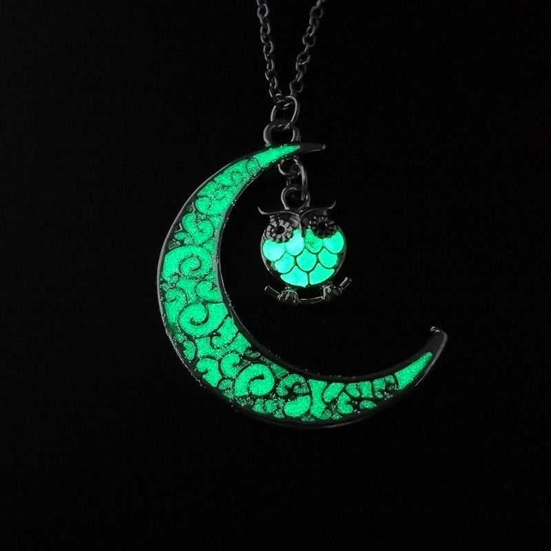 Glowing Pendant Necklace Silver Plated Chain