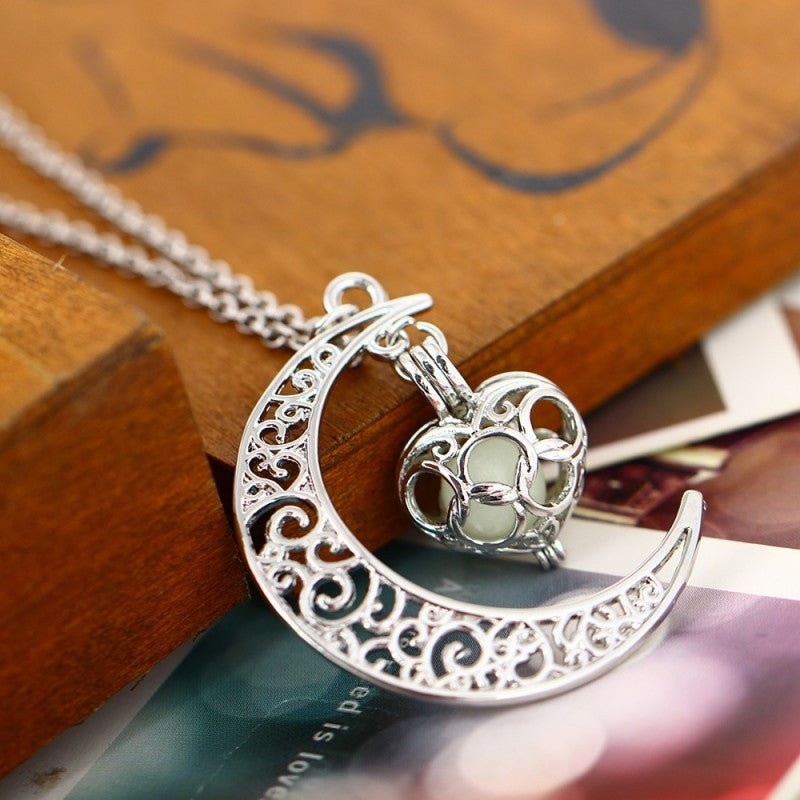 Glowing Pendant Necklace Silver Plated Chain